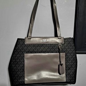 Black/Gray Micheal Kors Purse